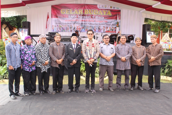 SELEBRASI PROYEK P5  BHINEKA TUNGGAL IKA