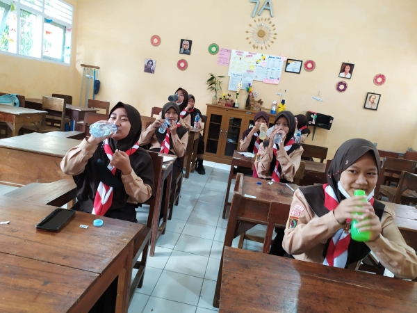 RATRI  SMP N 1 BOJA MINUM TABLET TAMBAH DARAH  SERENTAK
